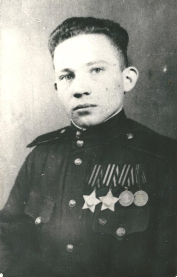 8 ноября 1943 года учрежден орден Славы