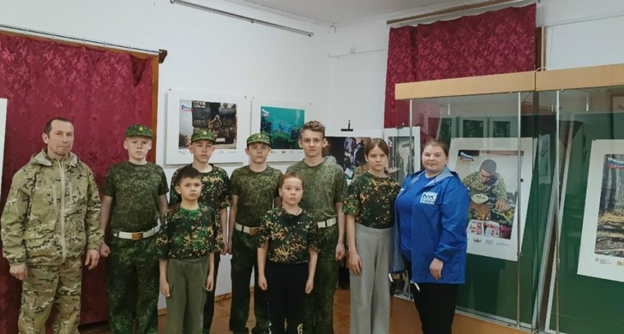 Передвижная фотовыставка "Помним СВОих" продолжает работу.